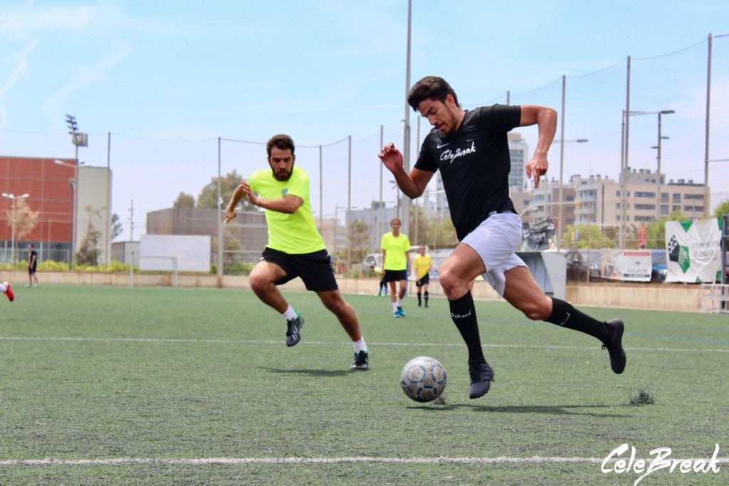 ¿QUIERES JUGAR AL FÚTBOL EN MADRID Y CONOCER GENTE?