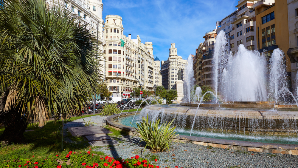 Discover the Vibrant Ayora Neighborhood: A Haven for Young Professionals in Valencia 15