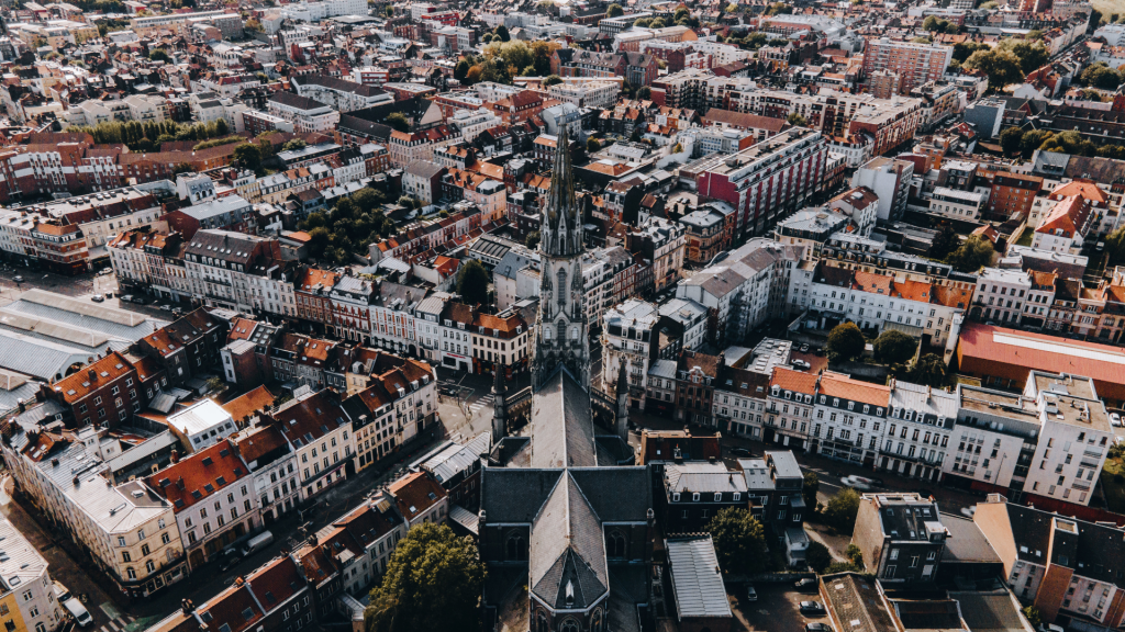 Exploration de l'EDHEC Business School : Un aperçu du campus de Lille