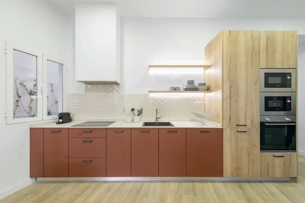 Equipped kitchen with countertop at Urban Campus Avenida América Coliving in Madrid