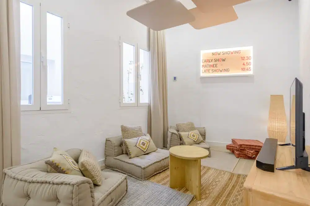 Cinema lounge at Urban Campus Avenida América Coliving in Madrid