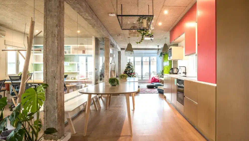 Autre vue du salon partagé chez Urban Campus, lieu d'échange entre résidents